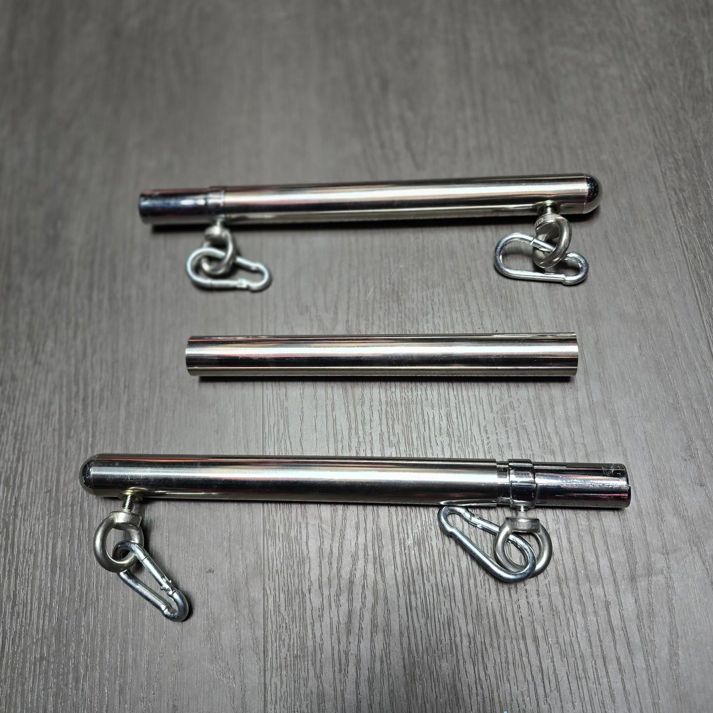 Restraint Poles